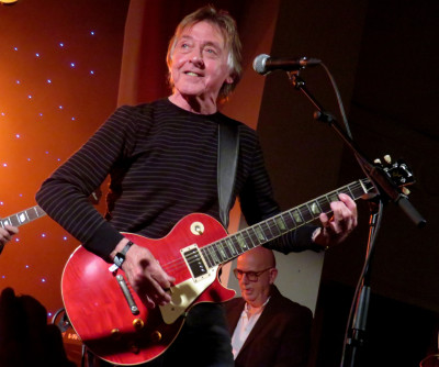 Joey Molland profile Photo