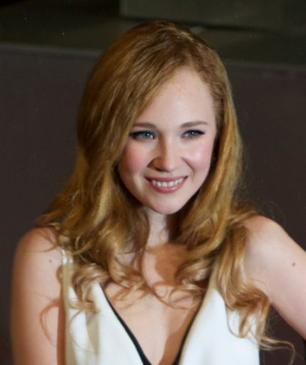 Juno Temple profile Photo