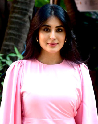Kritika Kamra profile Photo