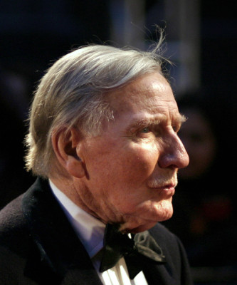 Leslie Phillips profile Photo