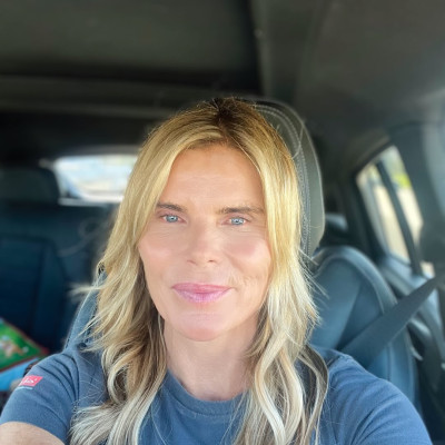 Mariel Hemingway profile Photo