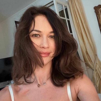 Olga Kurylenko profile Photo