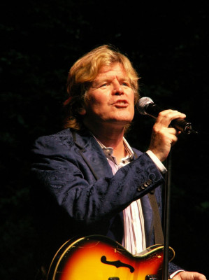 Peter Noone profile Photo