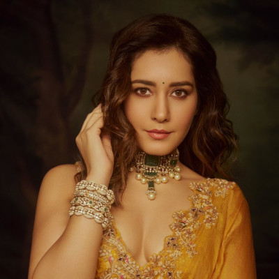 Raashii Khanna profile Photo