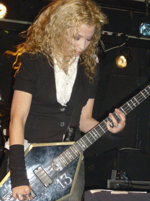 Sean Yseult profile Photo