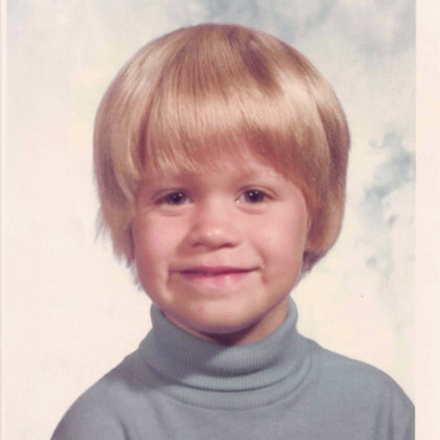 T. R. Knight profile Photo